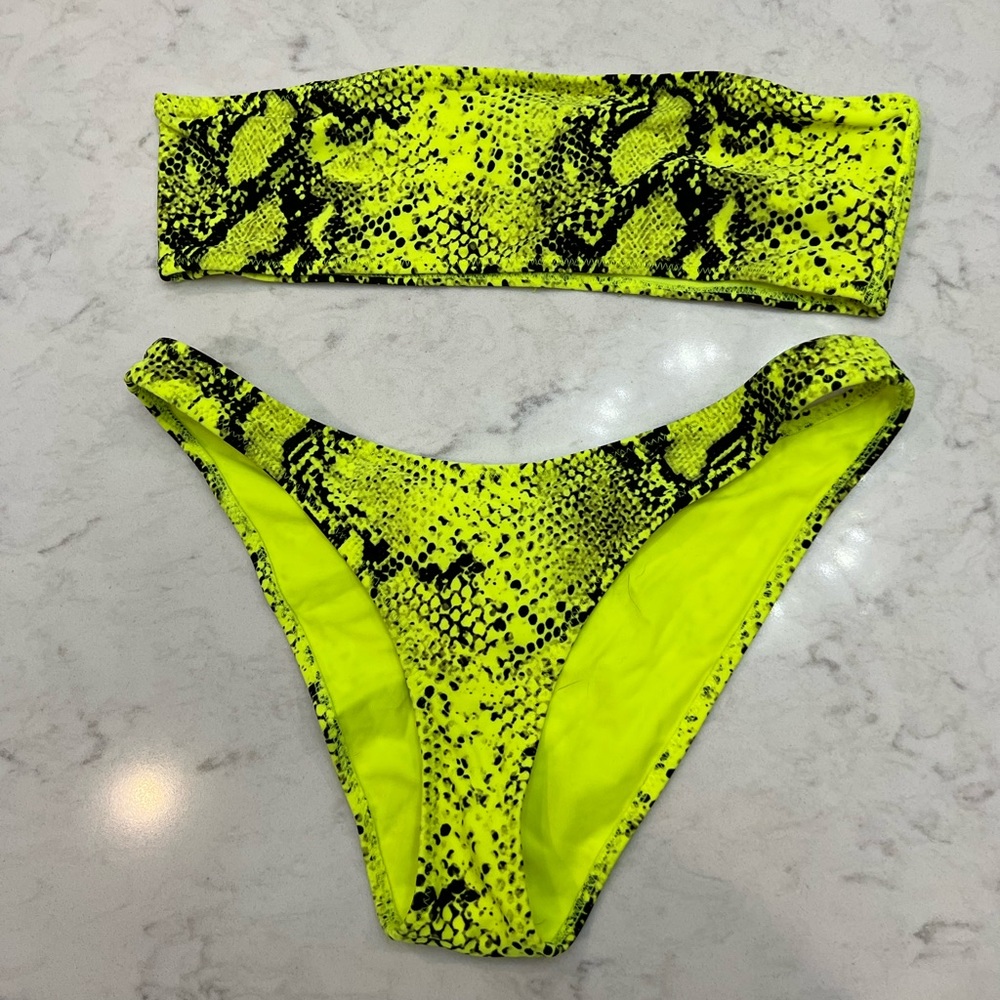 Rare triangl snakeskin bikini. Bright yellow. EUC.